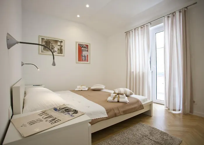 アパートメント　サン ＆ シー *