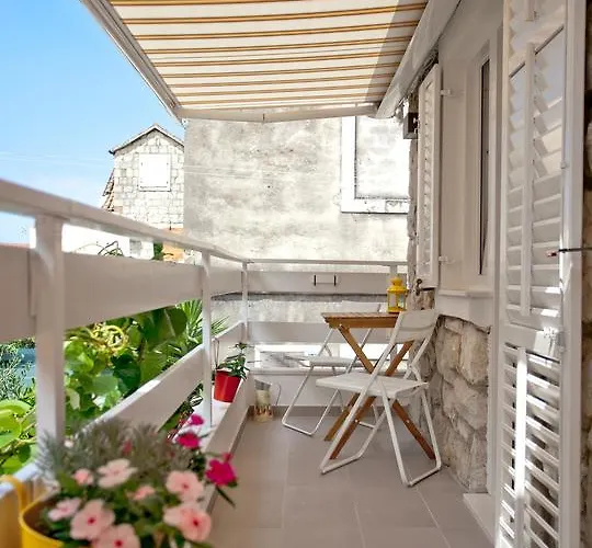 アパートメント　サン ＆ シー アパート