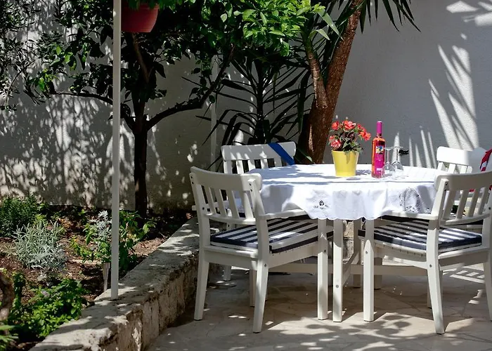 アパート アパートメント　サン ＆ シー